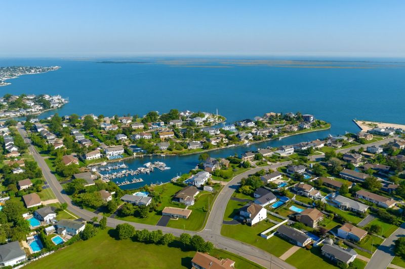 Local Vinyl Siding Installation in Massapequa, NY